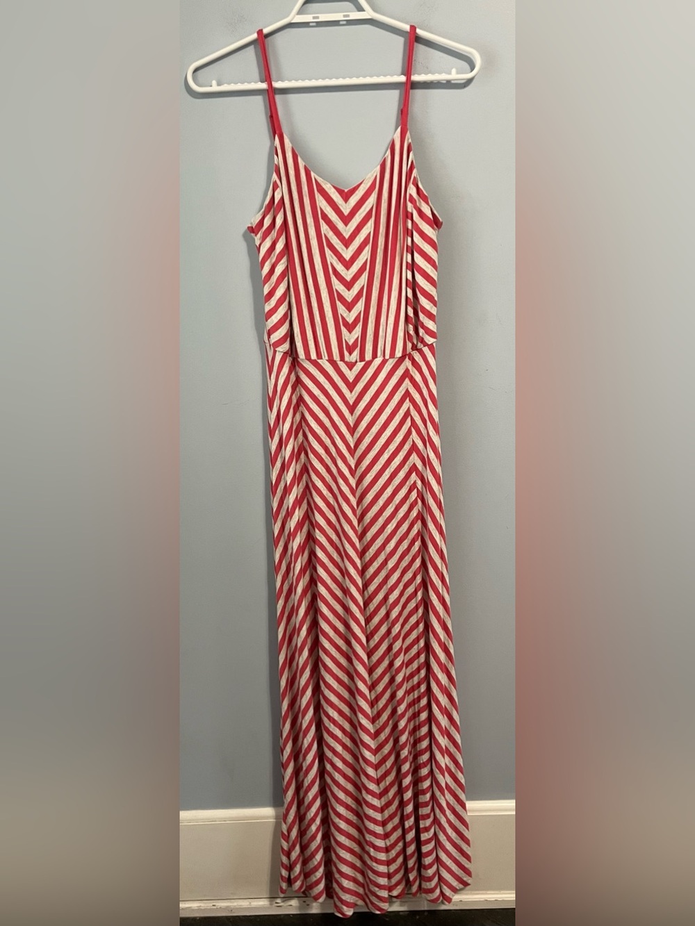 Ricki's Red & White Chevron Striped Stretch Flowy Maxi Dress Size M